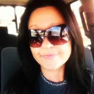 Meet your Posher, Casey